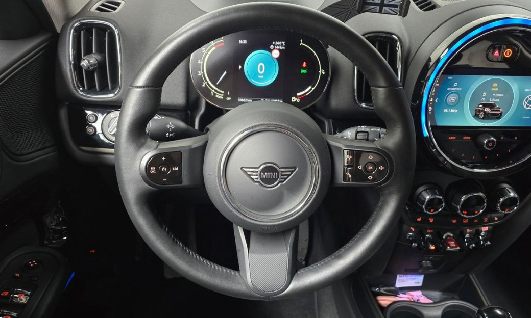 Mini Countryman Classic Plus Launch Pack, 2023