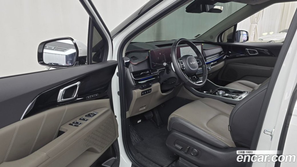 Kia Carnival 7-Seater Signature, 2024