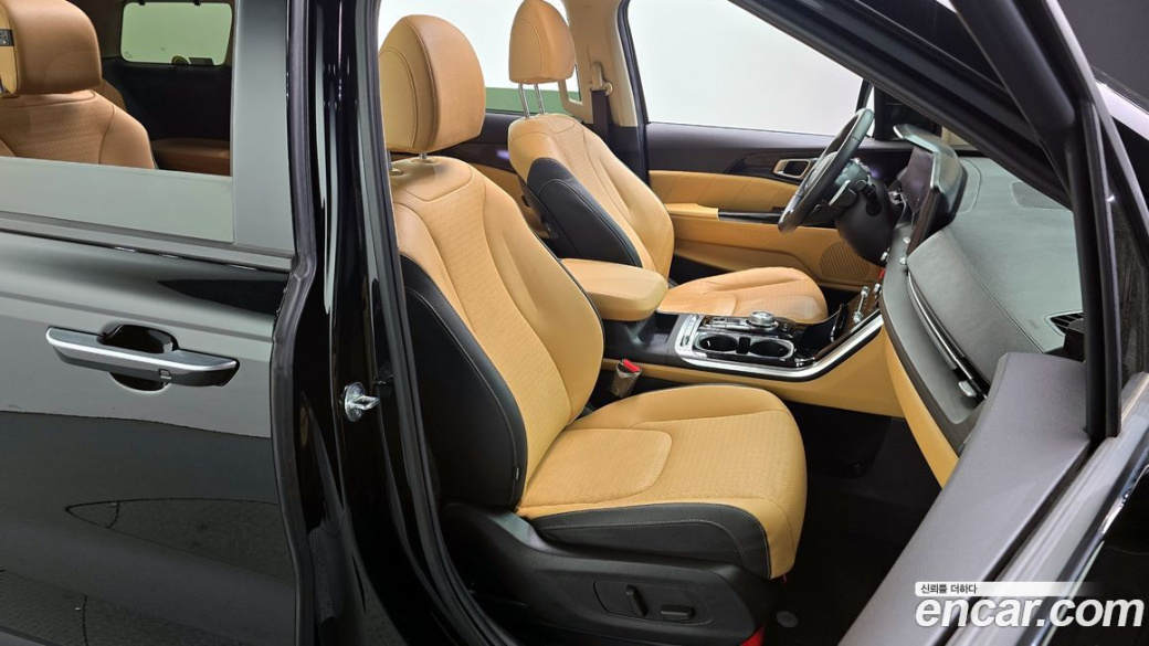 Kia Carnival 11-Seater Signature, 2023
