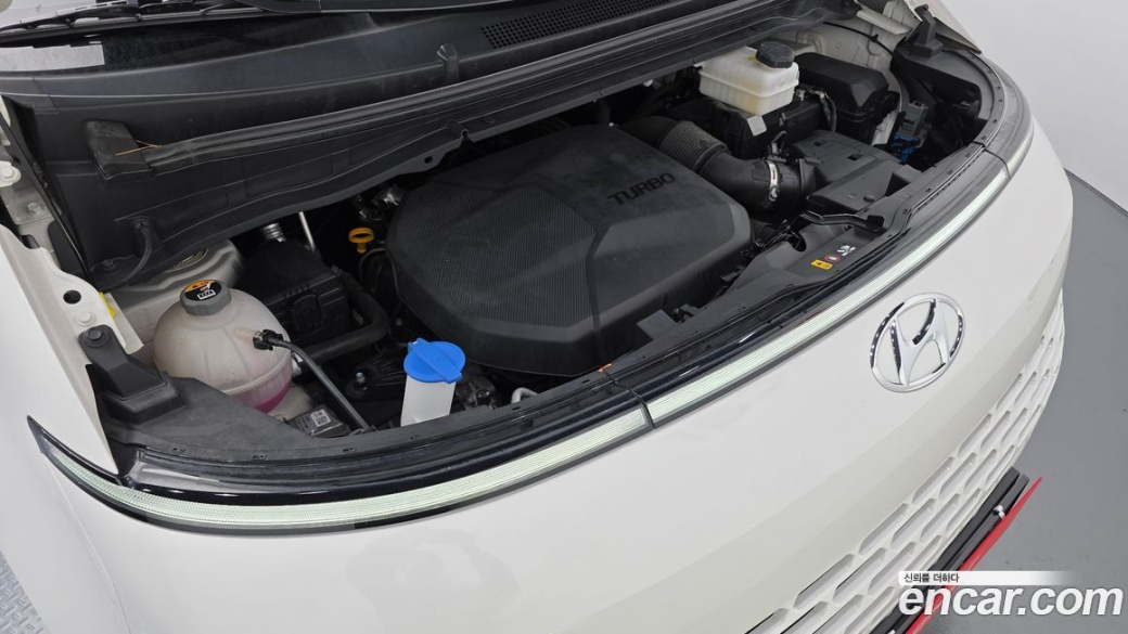 Hyundai Staria Tourer 9-Seater, 2023