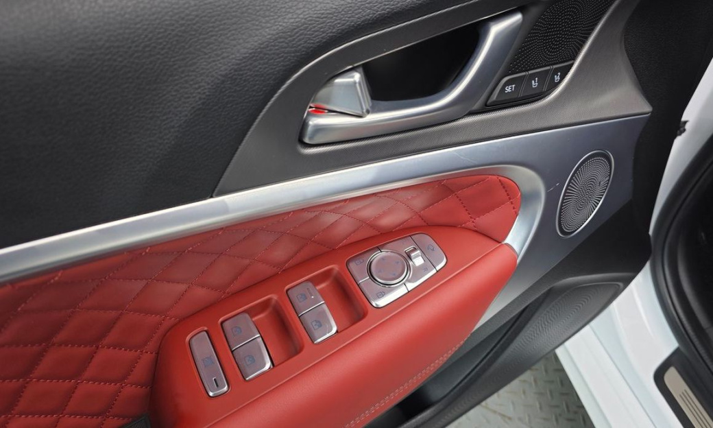 Genesis G70 Gasoline 2.5T 2WD, 2024