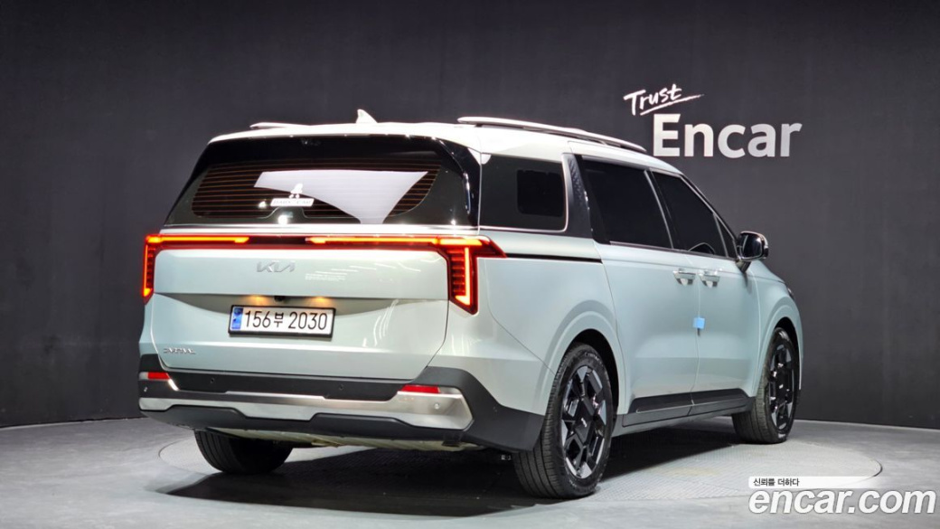 Kia Carnival 7-Seater Signature, 2024