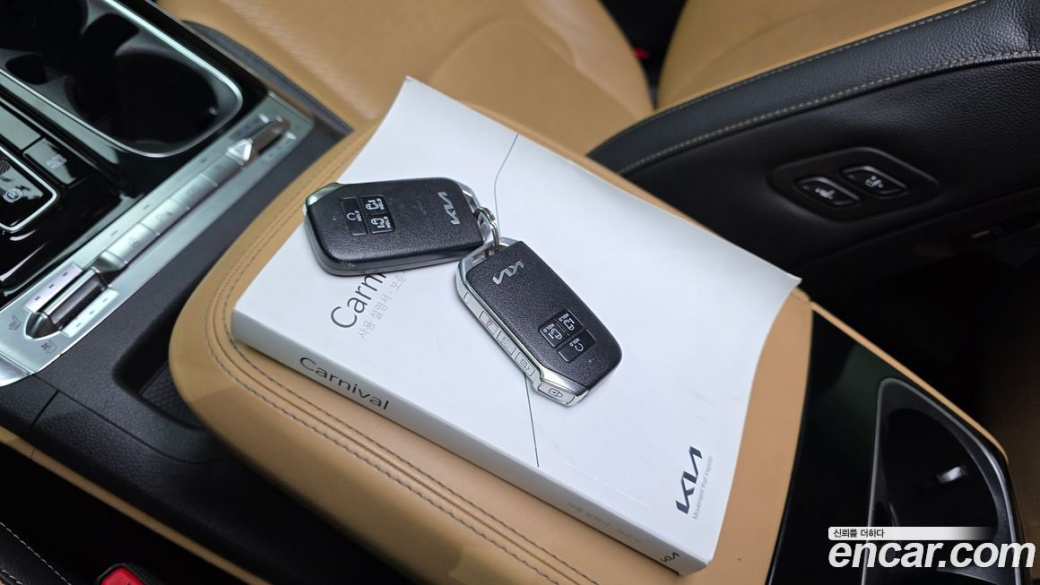 Kia Carnival 9-Seater Signature, 2022