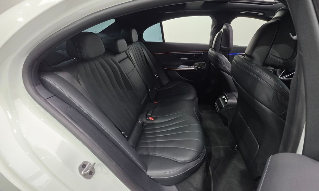 Mercedes-Benz E-Class E300 4MATIC Exclusive, 2024