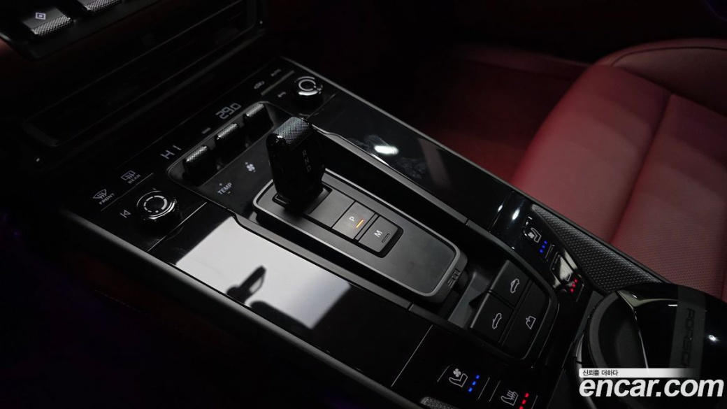 Porsche 911 Carrera 4 Cabriolet, 2024