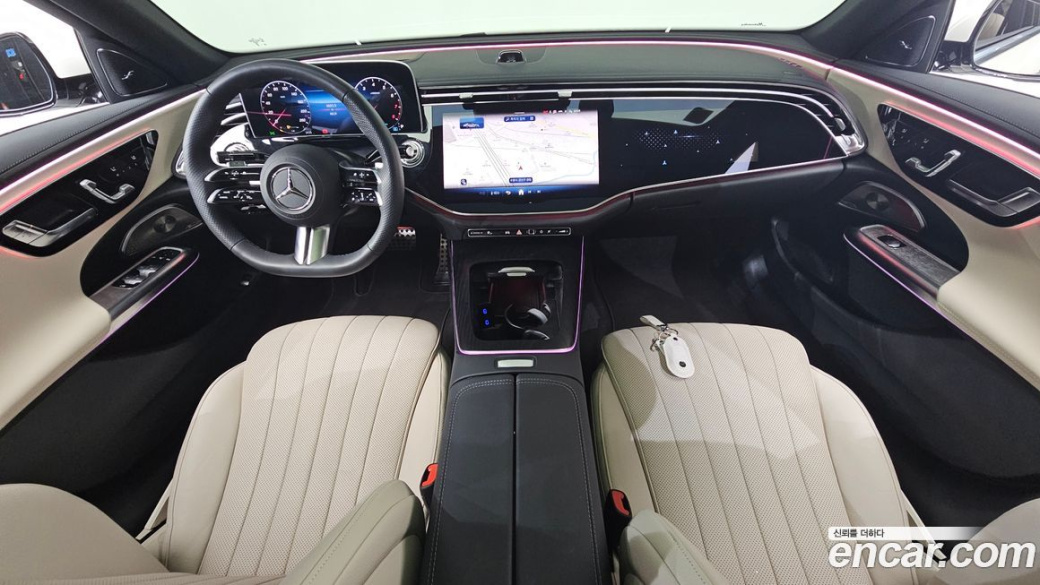 Mercedes-Benz E-Class E300 4MATIC AMG Line, 2025