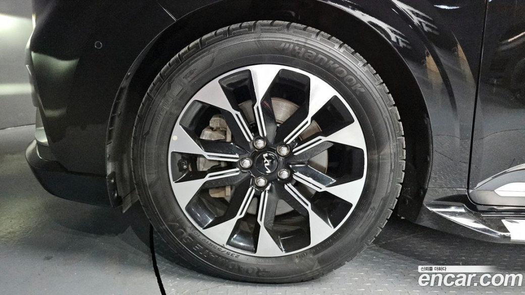 Kia Carnival 9-Seater Hi-Limousine, 2022