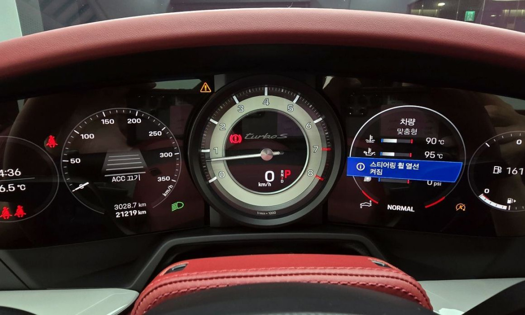 Porsche 911 Turbo S, 2022