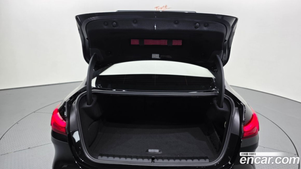 BMW 2-Series 220i Sport, 2024