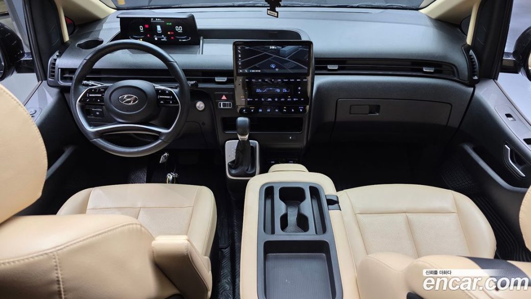 Hyundai Staria Tourer 9-Seater, 2022