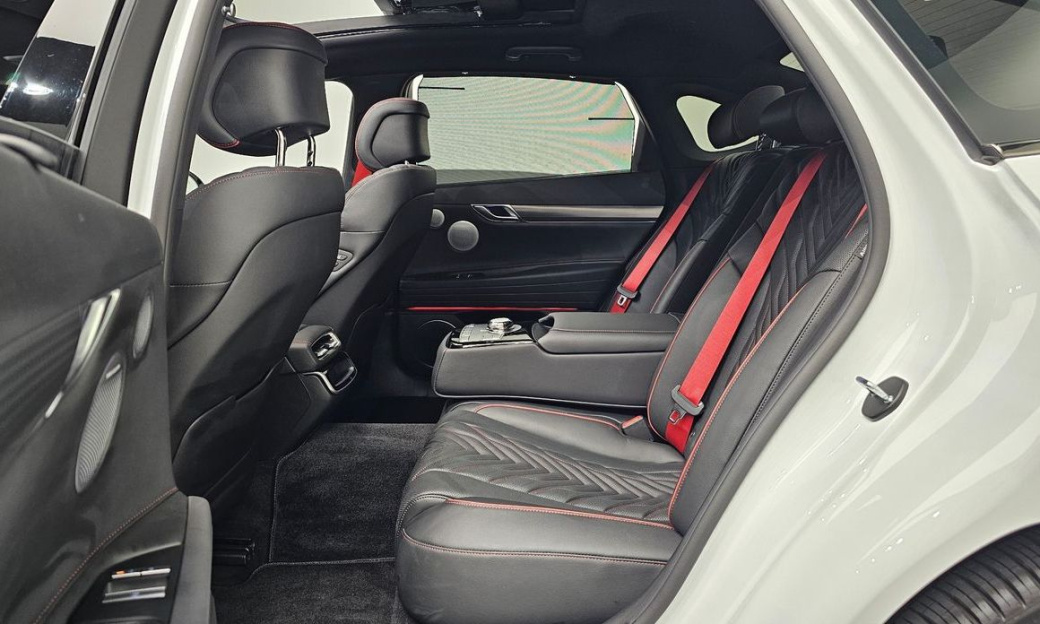 Genesis G80 Gasoline 2.5 Turbo AWD, 2025