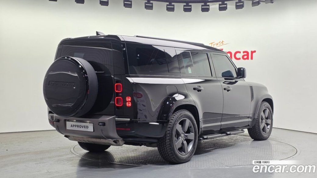 Land Rover Defender 130 P400 X-Dynamic HSE, 2025