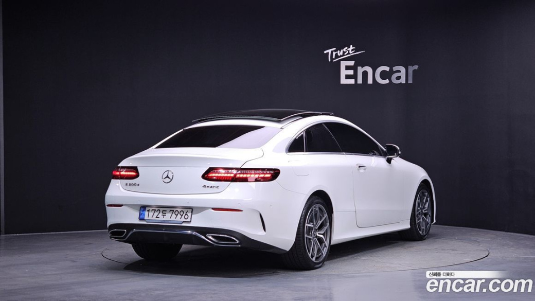 Mercedes-Benz E-Class E300d 4MATIC Coupe, 2022
