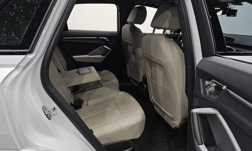 Audi Q3 35 TDI Premium, 2025