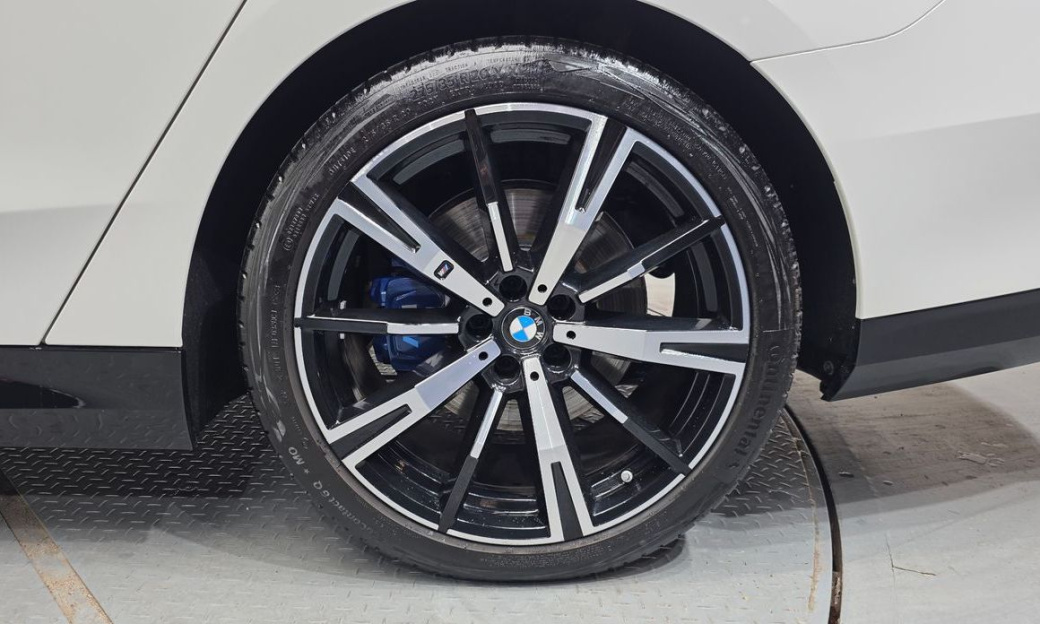 BMW 5-Series 530i xDrive M Sport, 2024