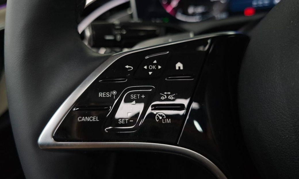 Mercedes-Benz E-Class E200 Avantgarde, 2025