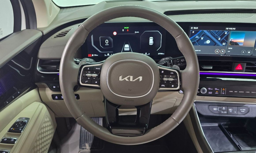 Kia Carnival 7-Seater Signature, 2024