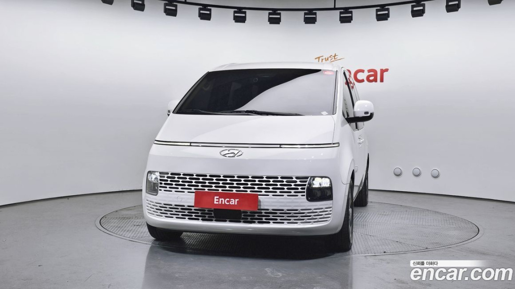 Hyundai Staria 4WD Tourer 9-Seater, 2023