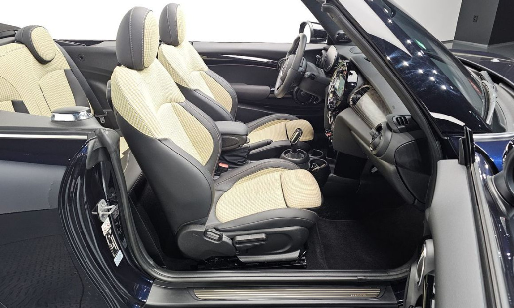 Mini Cooper Convertible Resolute Edition, 2024
