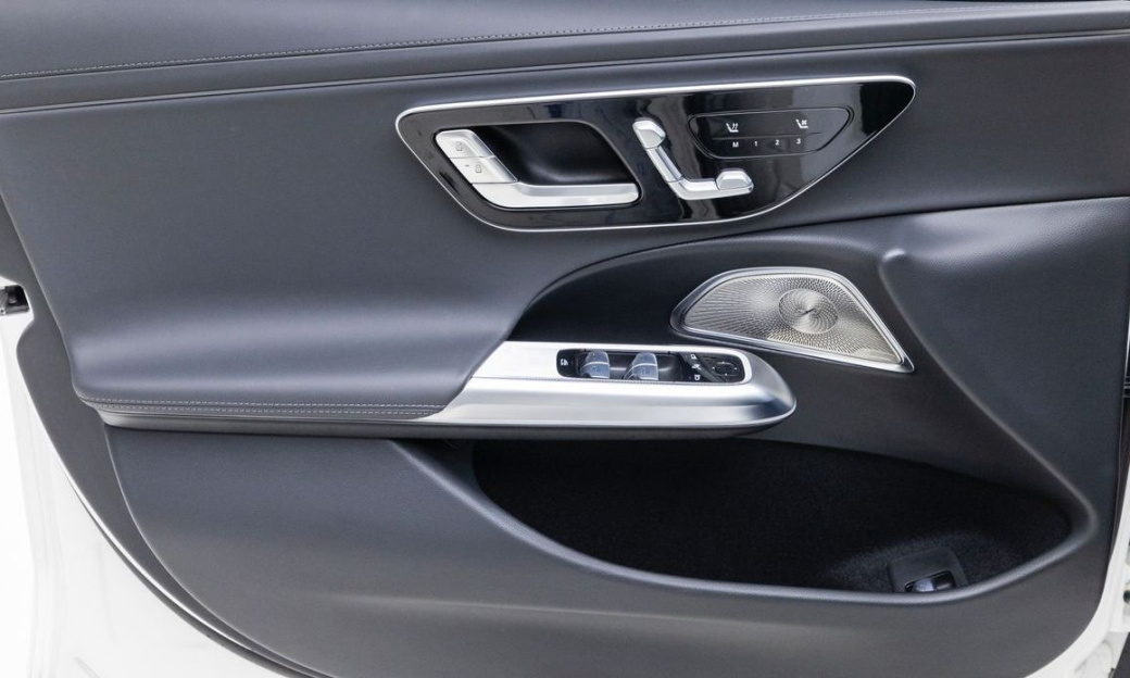 Mercedes-Benz E-Class E450 4MATIC Exclusive, 2025