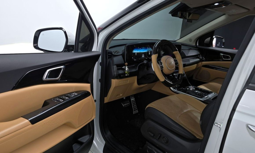 Kia Carnival 9-Seater Noblesse, 2023