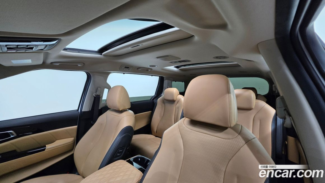 Kia Carnival 9-Seater Signature, 2023