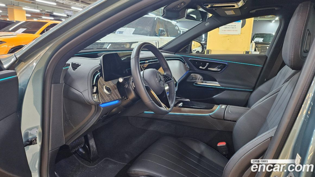 Mercedes-Benz E-Class E300 4MATIC Exclusive, 2024