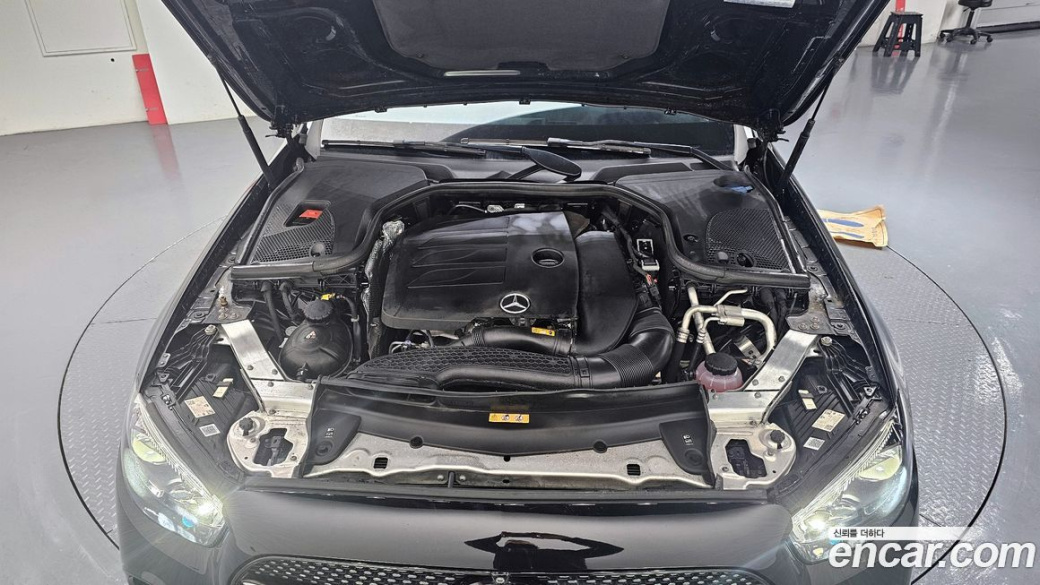 Mercedes-Benz E-Class E350 4MATIC AMG Line, 2022
