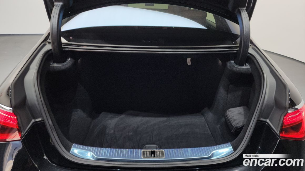 Mercedes-Benz S-Class S500L 4MATIC, 2022