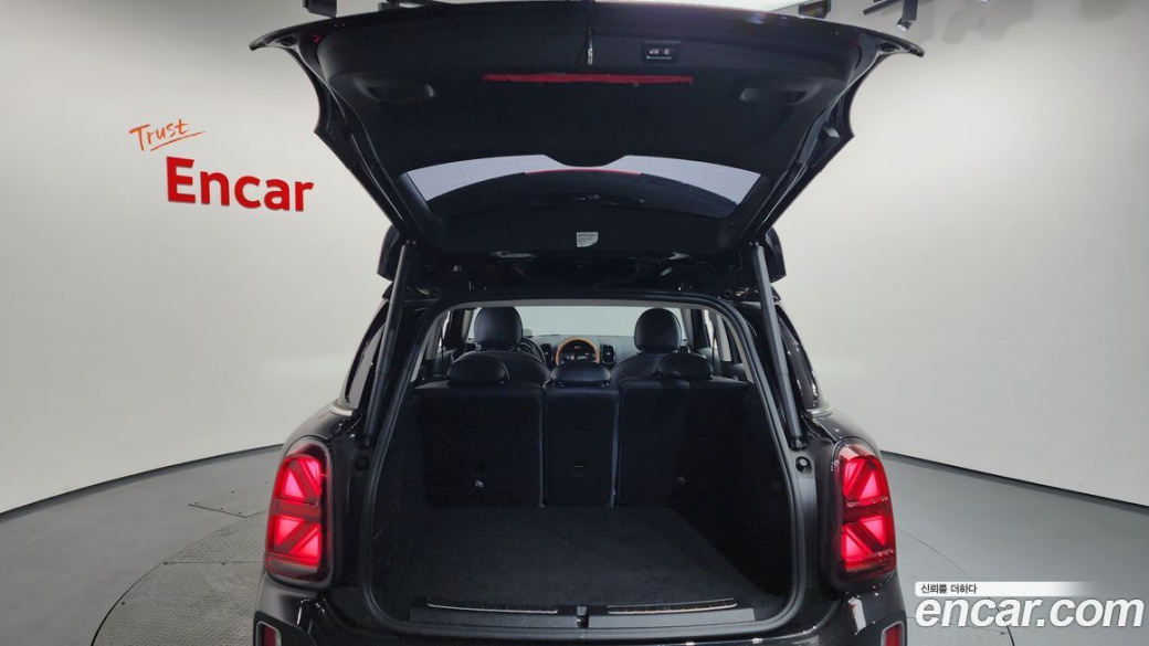 Mini Countryman ALL4 Classic Launch Pack, 2023