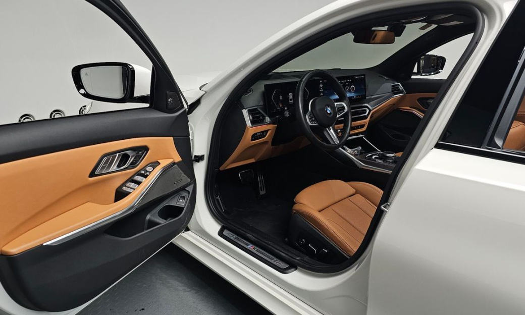 BMW 3-Series 320i M Sport, 2024