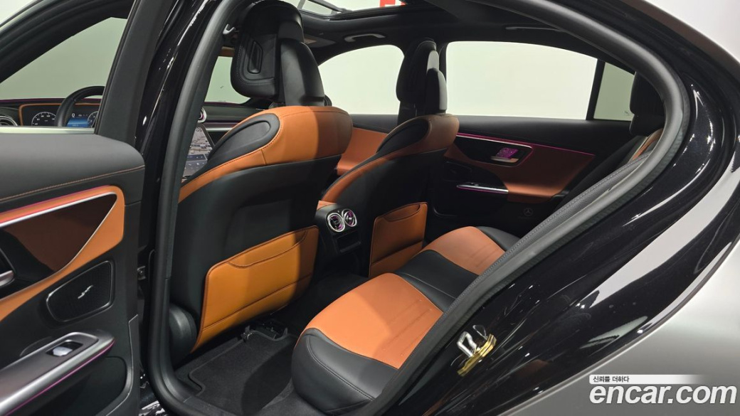 Mercedes-Benz C-Class C300 4MATIC AMG Line, 2024