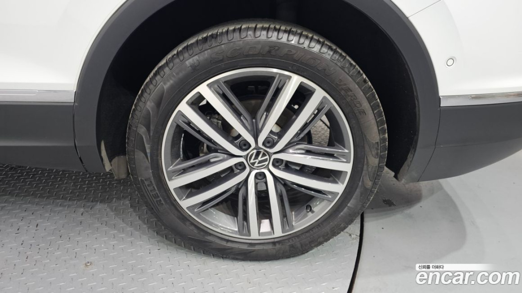 Volkswagen Tiguan 2.0 TSI Prestige, 2023