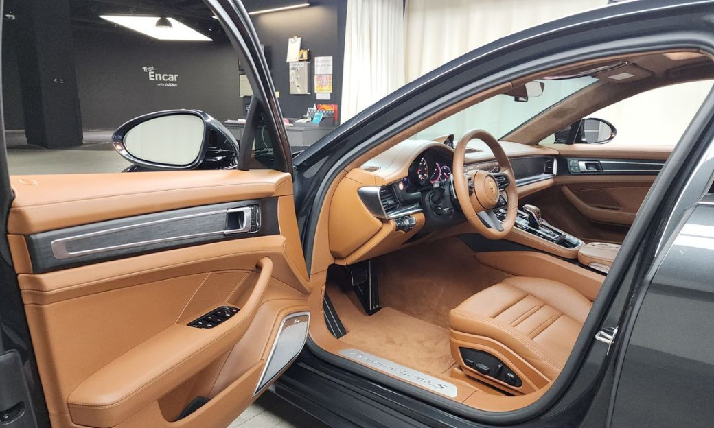 Porsche Panamera 4.0 Turbo S, 2023