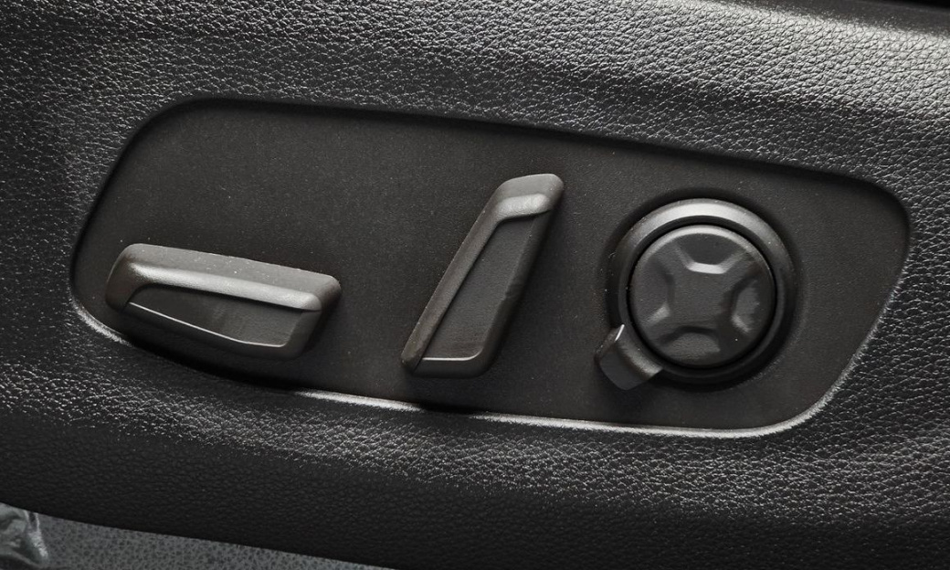 Kia Carnival 9-Seater Signature, 2025