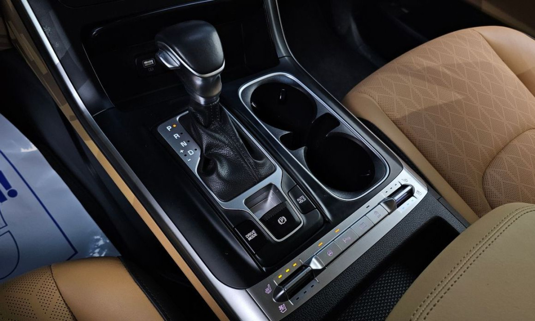 Kia Carnival 9-Seater Prestige, 2023