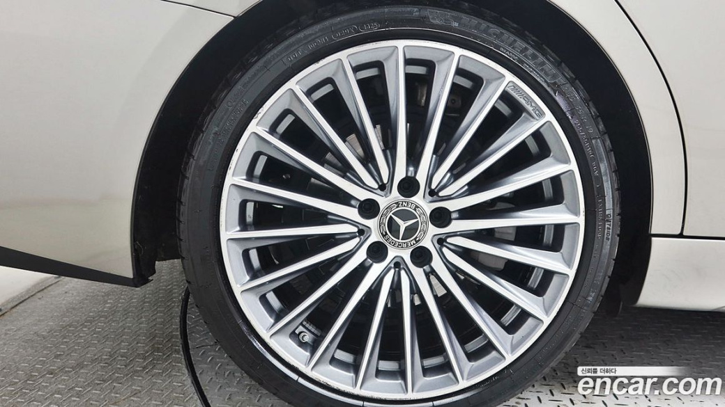 Mercedes-Benz C-Class C300 4MATIC AMG Line, 2023