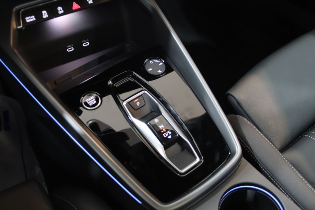 Audi A3 40 TFSI Premium, 2025