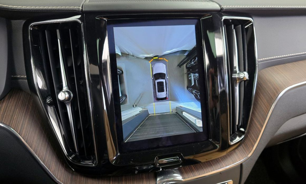 Volvo XC60 B5 Inscription, 2022
