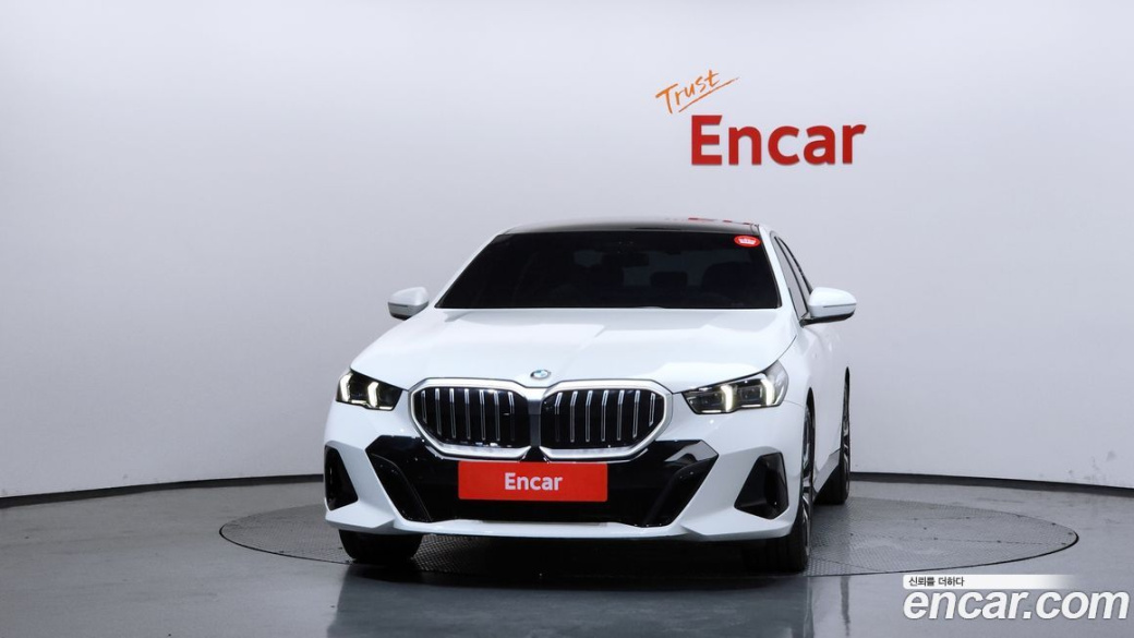 BMW 5-Series 530i xDrive M Sport, 2024