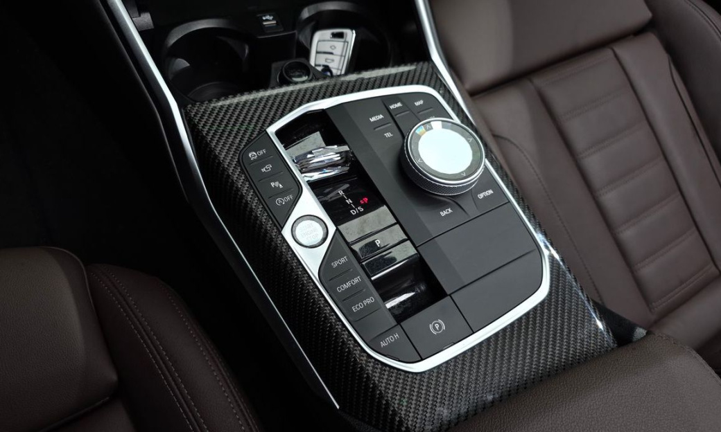 BMW 3-Series M340i Pro, 2025
