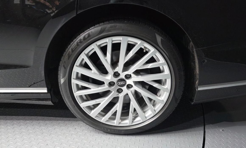 Audi A8 55 TFSI Quattro LWB, 2021