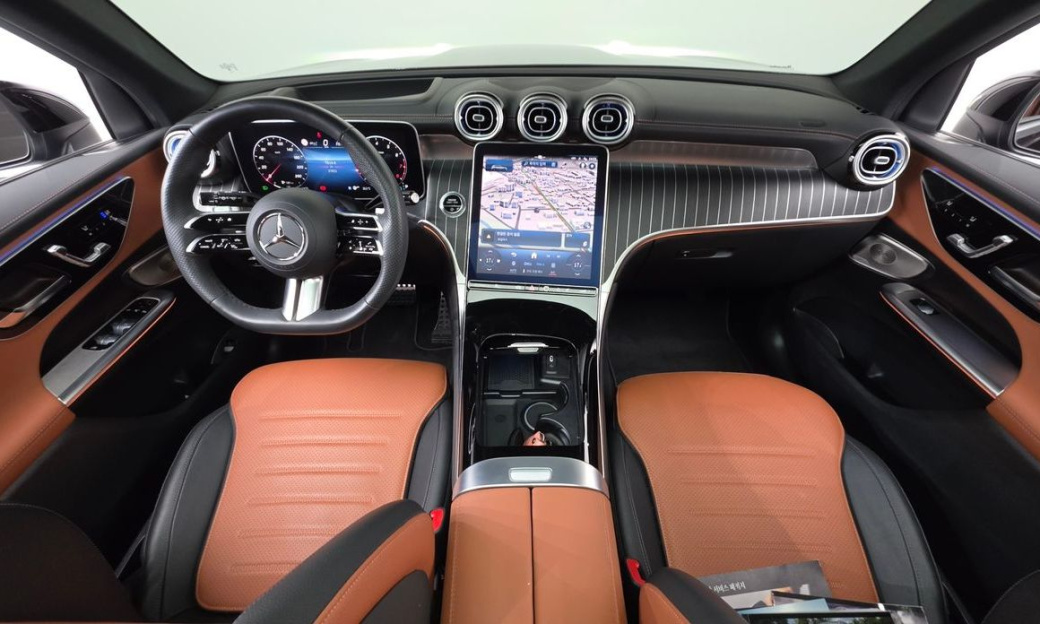 Mercedes-Benz GLC-Class GLC300 4MATIC AMG Line, 2023