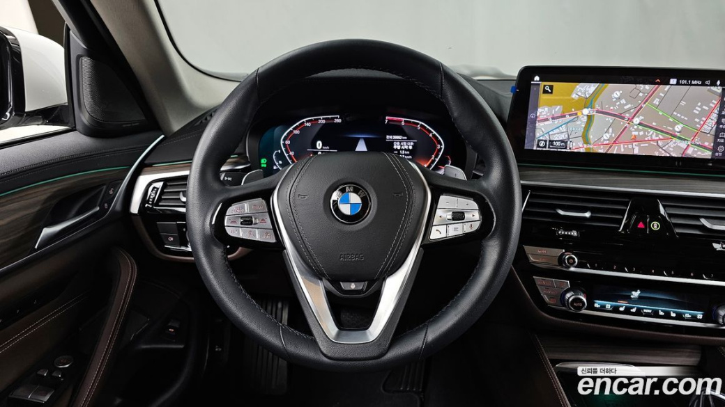 BMW 5-Series 530i xDrive Luxury, 2023
