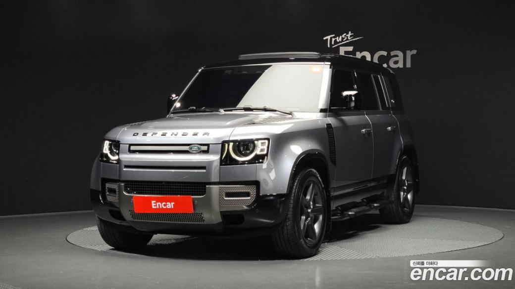 Land Rover Defender 110 P300 X-Dynamic SE, 2024