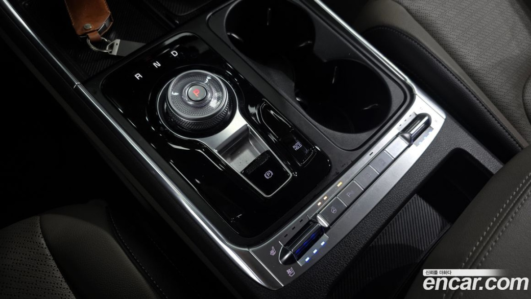 Kia Carnival 9-Seater Signature, 2025