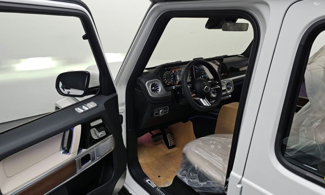 Mercedes-Benz G-Class G450d, 2026