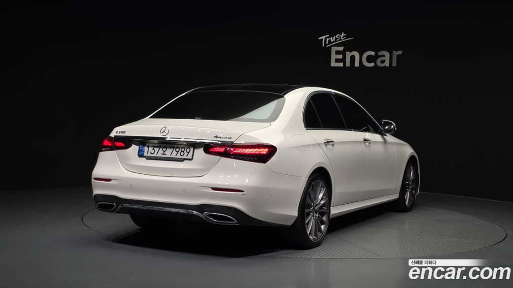 Mercedes-Benz E-Class E350 4MATIC AMG Line, 2022