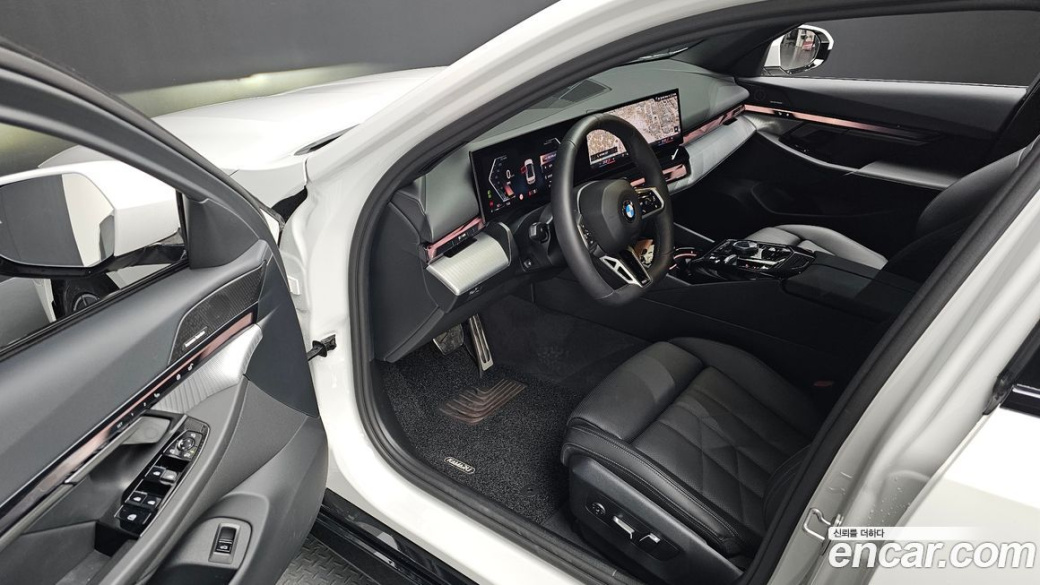 BMW 5-Series 520i M Sport, 2025