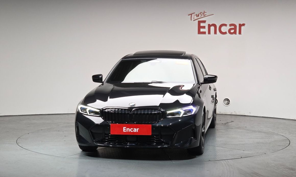 BMW 3-Series 320i M Sport, 2025